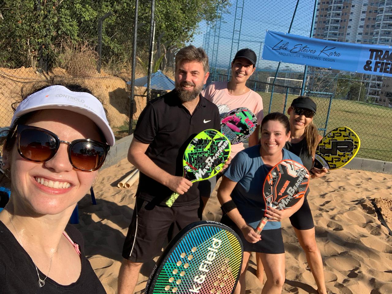 De raquete nas mãos: beach tennis ganha praticantes