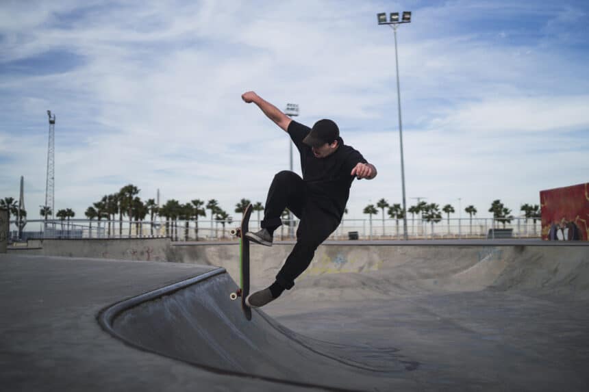 Deslizando pelo tempo: A história do skate